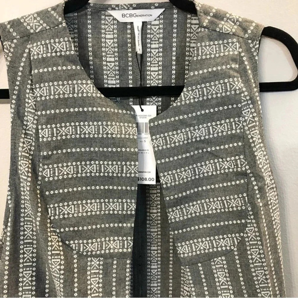 BCBGeneration Gray Stripe Open Longline Gray and White Vest Size Small NWT - Picture 5 of 8